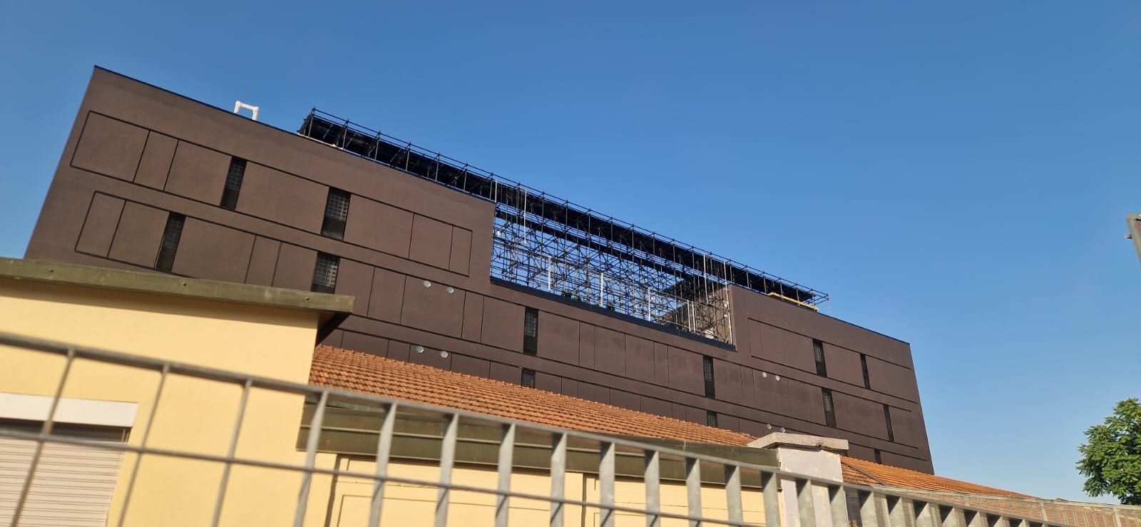 Via Boncompagni — Prospetto del complesso residenziale