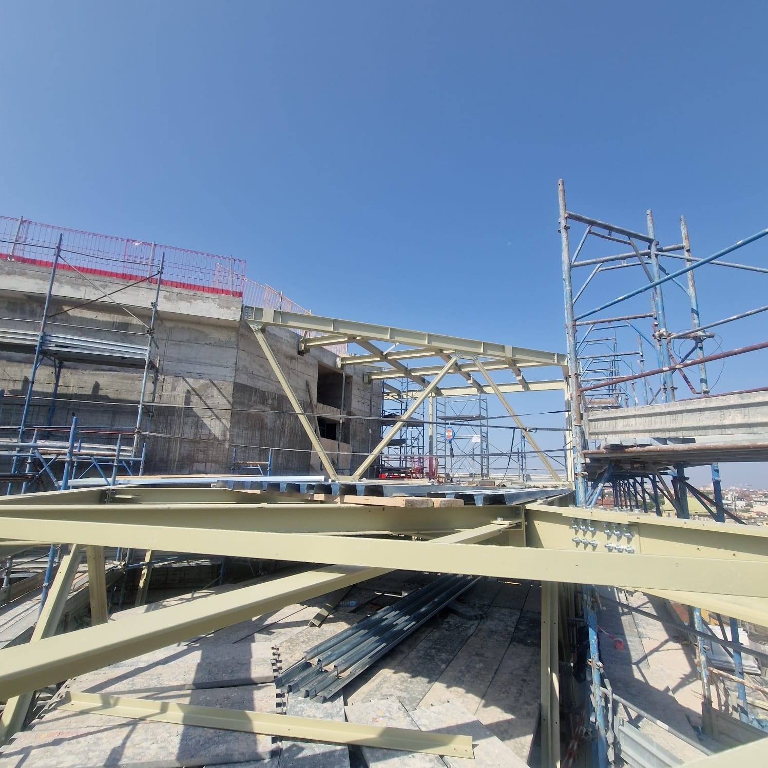 Via Gonzaga — Struttura di copertura e cantiere